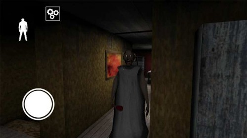 恐怖奶奶3蜘蛛逃生技巧1