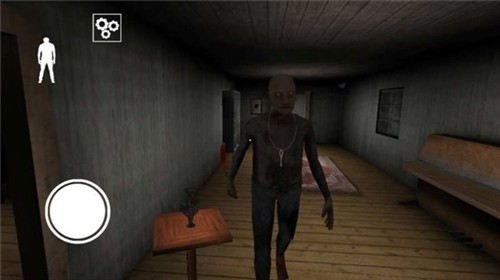 恐怖奶奶3蜘蛛逃生技巧3